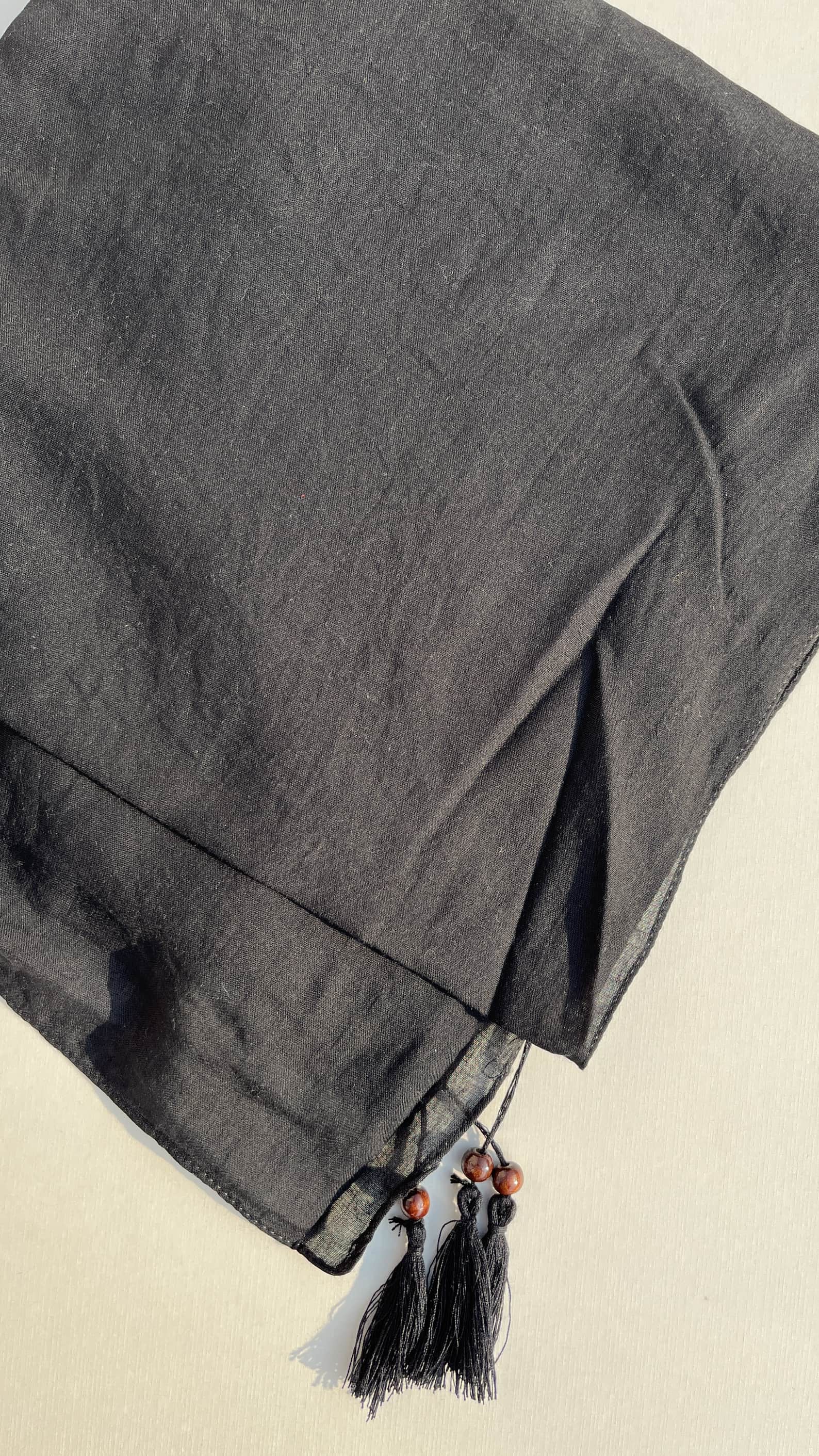 روسری وال نخی کاملا مشکی